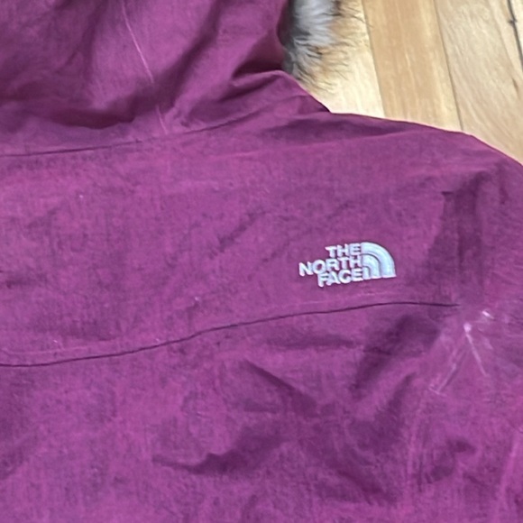 NORTHFACE girls jackets need to be cleaned otherwise perfect XL - Picture 5 of 9